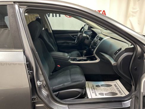 Used 2015 Nissan Altima 2.5 SV image 13