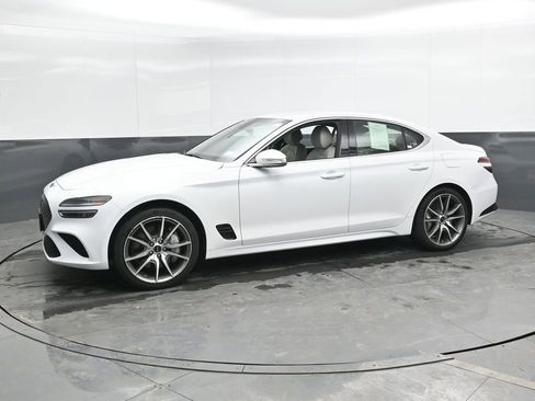 Used 2024 Genesis G70 2.5T image 8
