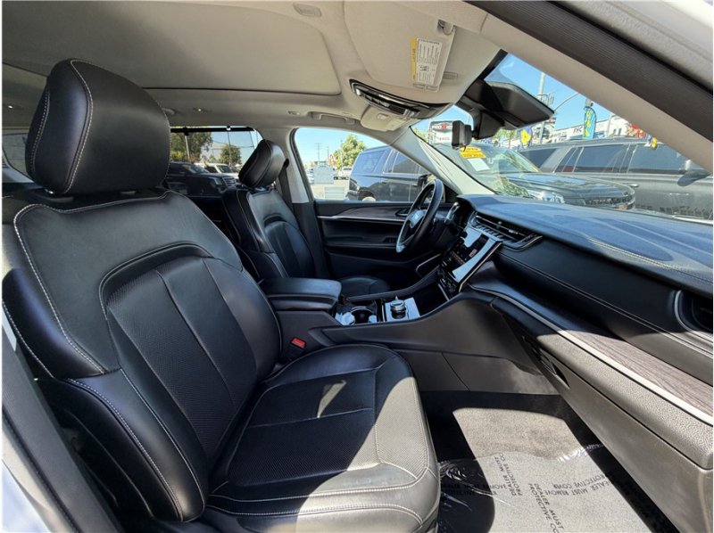 Used 2021 Jeep Grand Cherokee L Limited w/ Luxury Tech Group II AWD/4WD image 36