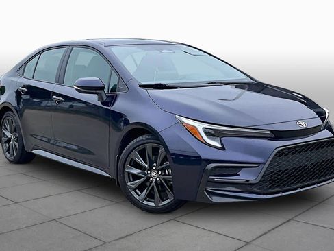Used 2025 Toyota Corolla SE FWD image 3