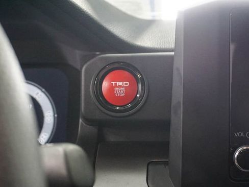 Used 2025 Toyota Tacoma Limited AWD/4WD image 17