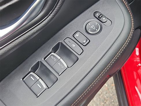 Certified 2025 Honda HR-V Sport image 27