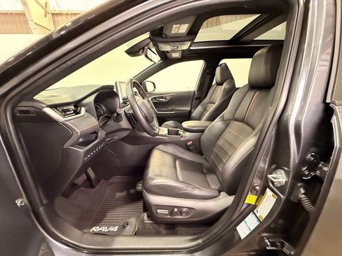 Used 2022 Toyota RAV4 XSE w/ Premium Package AWD/4WD image 17