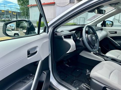 Certified 2022 Toyota Corolla Cross L AWD/4WD image 9