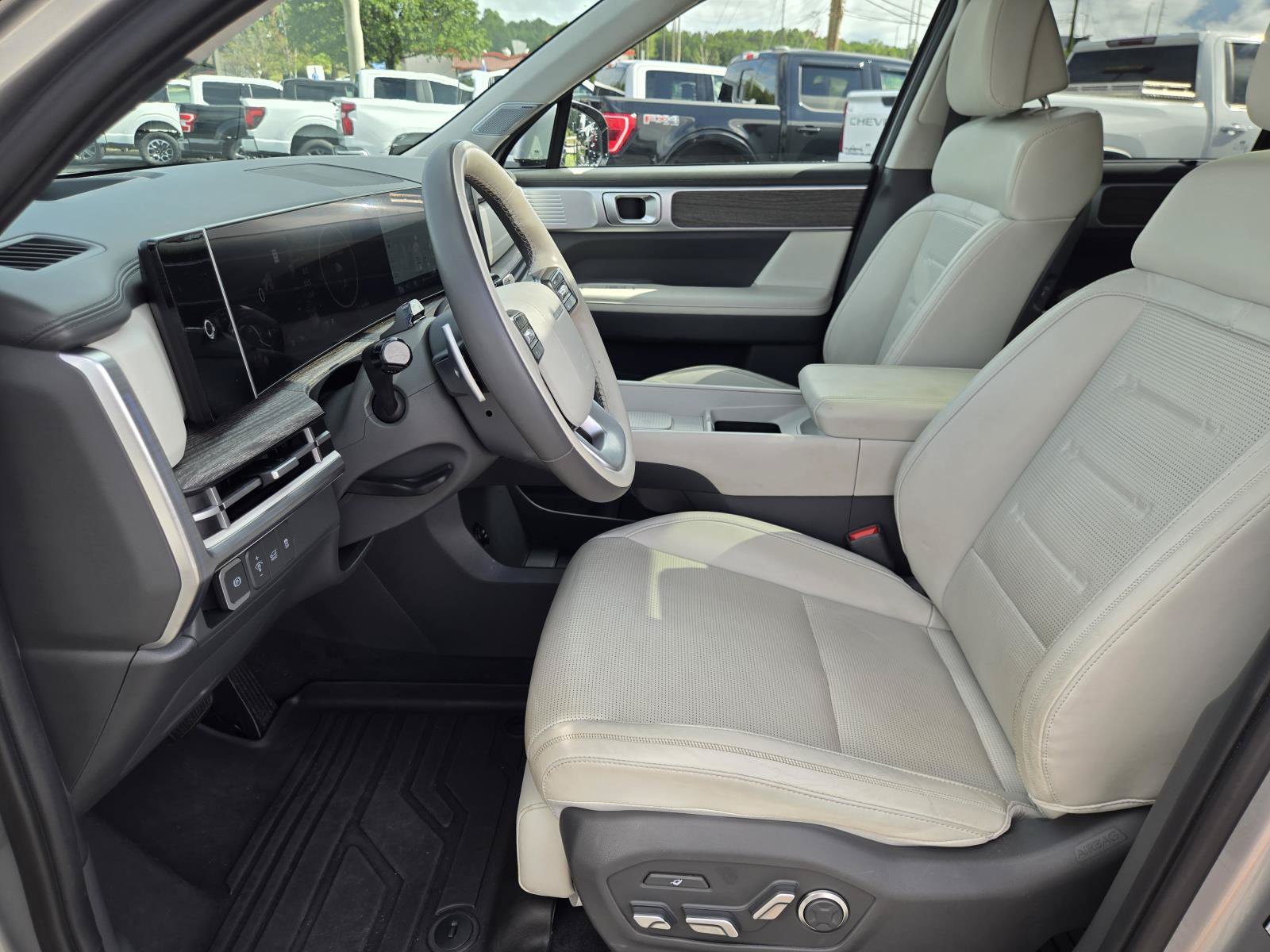 Used 2024 Hyundai Santa Fe Calligraphy FWD image 27