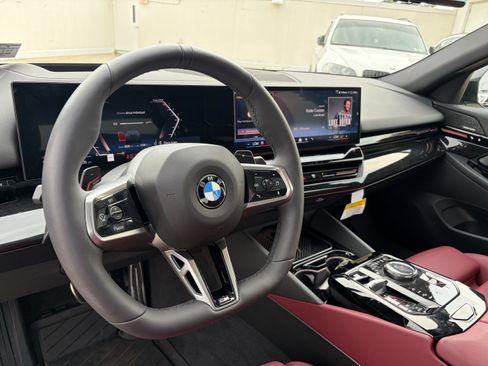 Used 2026 BMW 530i xDrive w/ M Sport Package AWD/4WD image 12