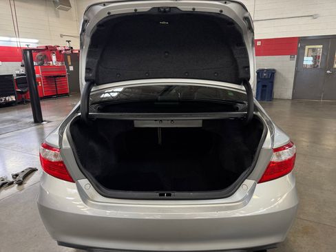 Used 2015 Toyota Camry XSE w/ Moonroof Package FWD image 34