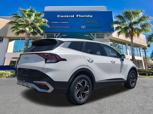 Used 2024 Kia Sportage LX FWD image 5
