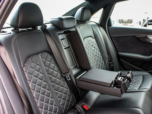 Used 2022 Audi S4 Premium Plus w/ Premium Plus Package image 39