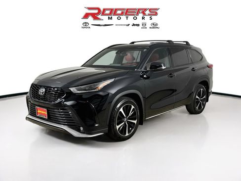 Used 2022 Toyota Highlander XSE AWD/4WD image 8