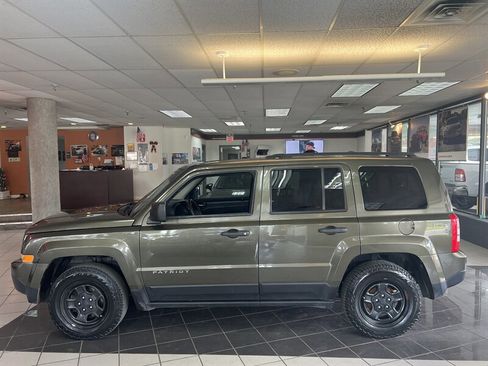 Used 2016 Jeep Patriot Sport image 6