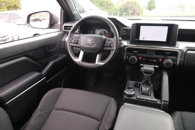 Used 2024 Toyota Tacoma SR5 AWD/4WD image 25