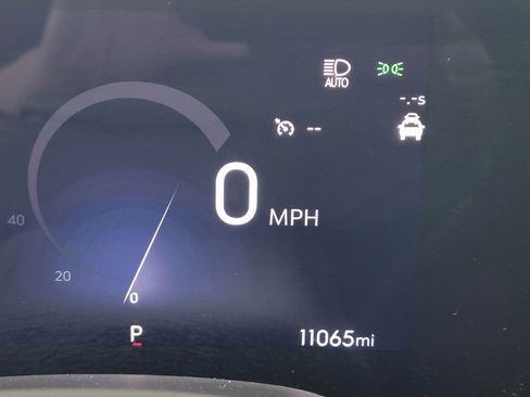 Used 2024 Buick Encore GX Avenir w/ Avenir Convenience Package image 23