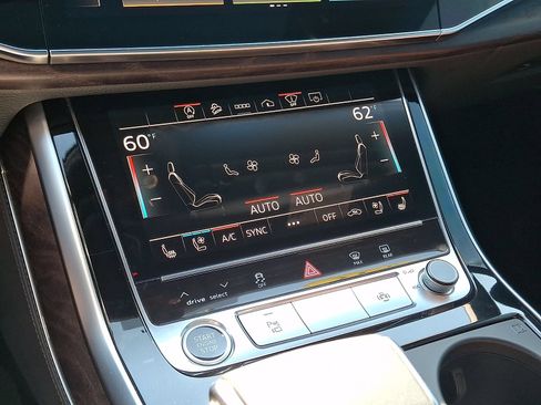 Used 2021 Audi Q7 3.0T Prestige AWD/4WD image 19