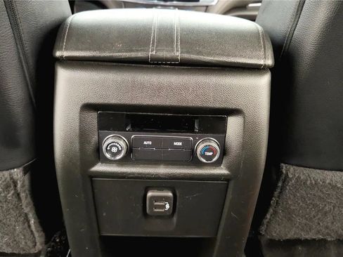 Used 2023 Chevrolet Traverse LT w/ Midnight/Sport Edition image 37