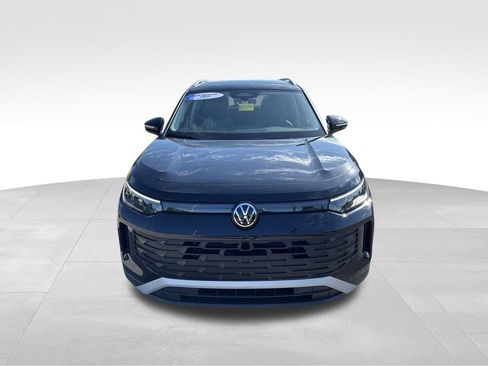 Used 2025 Volkswagen Tiguan S FWD image 3