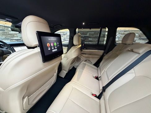 Used 2023 Jeep Grand Cherokee Limited w/ Luxury Tech Group II image 27