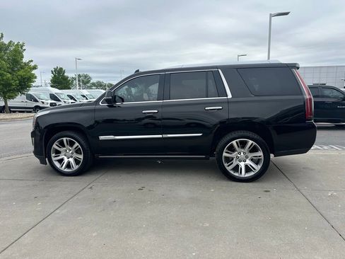 Used 2016 Cadillac Escalade Premium AWD/4WD image 5