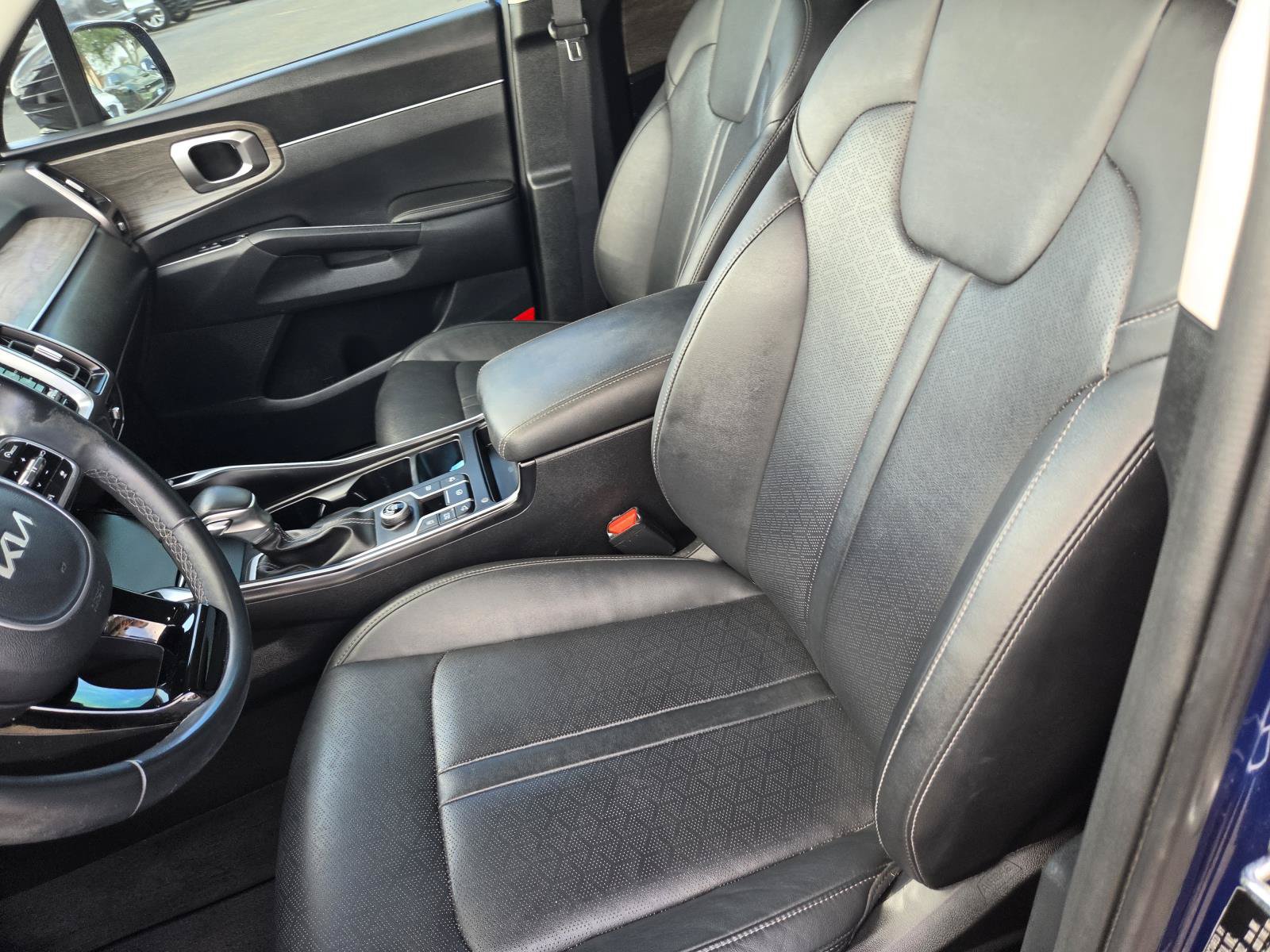 Used 2023 Kia Sorento EX w/ Panoramic Sunroof Package FWD image 16