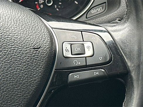 Used 2019 Volkswagen Passat 2.0T Wolfsburg w/ Wheels & Sunroof Package image 26