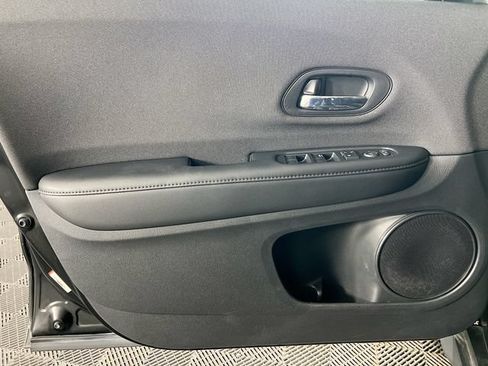 Used 2021 Honda HR-V LX image 18
