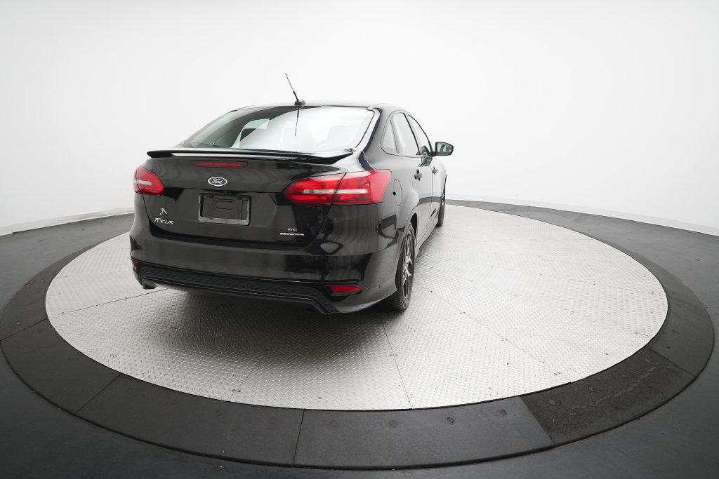 Used 2016 Ford Focus SE w/ SE Sport Package FWD image 11