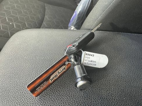 Used 2024 Mitsubishi Outlander Sport AWD image 3