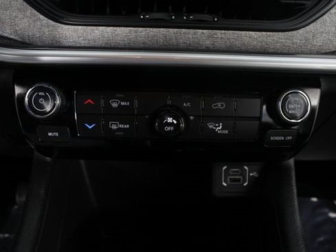 Used 2023 Jeep Compass Latitude image 6