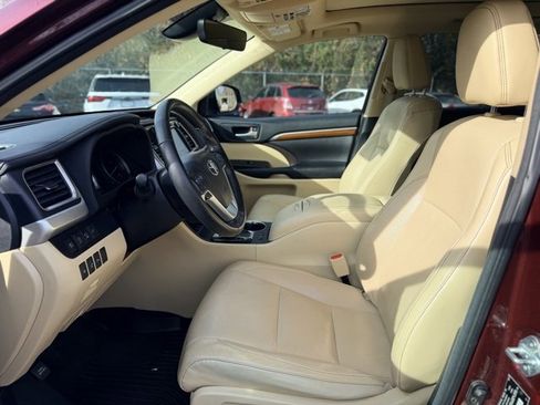 Used 2018 Toyota Highlander Limited image 5