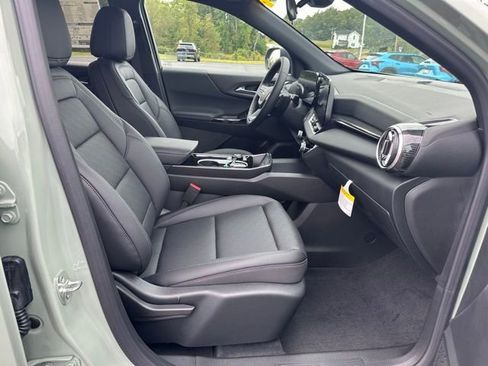 New 2026 Chevrolet Equinox LT w/ Convenience Package II image 23