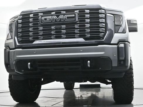 Used 2024 GMC Sierra 3500 Denali Ultimate AWD/4WD image 49