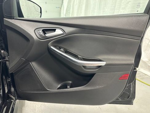 Used 2018 Ford Focus ST FWD image 49