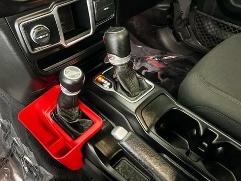 Used 2020 Jeep Gladiator Sport w/ Trailer Tow Package AWD/4WD image 13