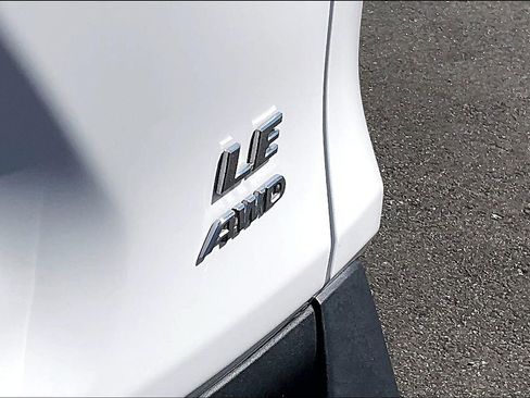 Used 2024 Toyota RAV4 LE AWD/4WD image 24