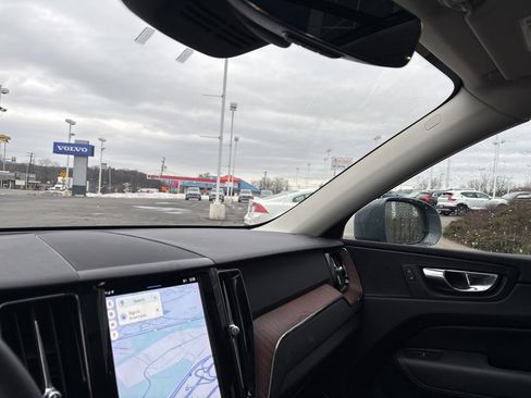 Certified 2023 Volvo XC60 B5 Plus w/ Climate Package image 22