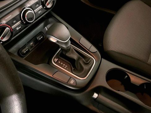 Certified 2025 Kia Soul LX image 17