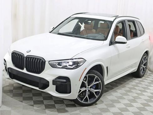 Used 2022 BMW X5 xDrive40i w/ M Sport Package AWD/4WD image 5