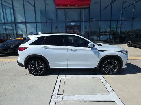 Used 2025 INFINITI QX50 Sport image 3