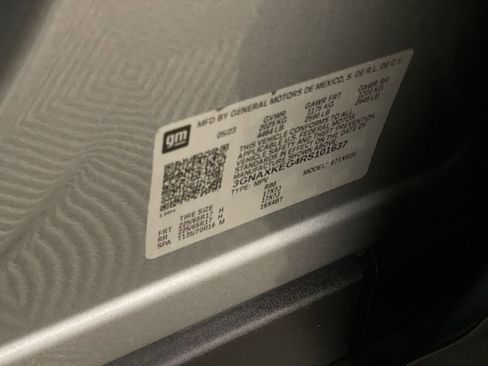 Used 2024 Chevrolet Equinox LT w/ LPO, Floor Liner Package FWD image 39