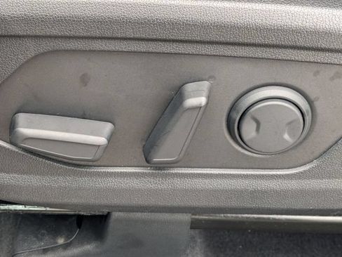 Used 2025 Kia Sorento S FWD image 15