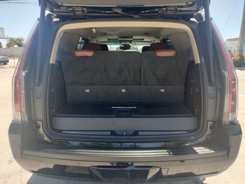 Used 2015 Cadillac Escalade Luxury AWD/4WD image 7