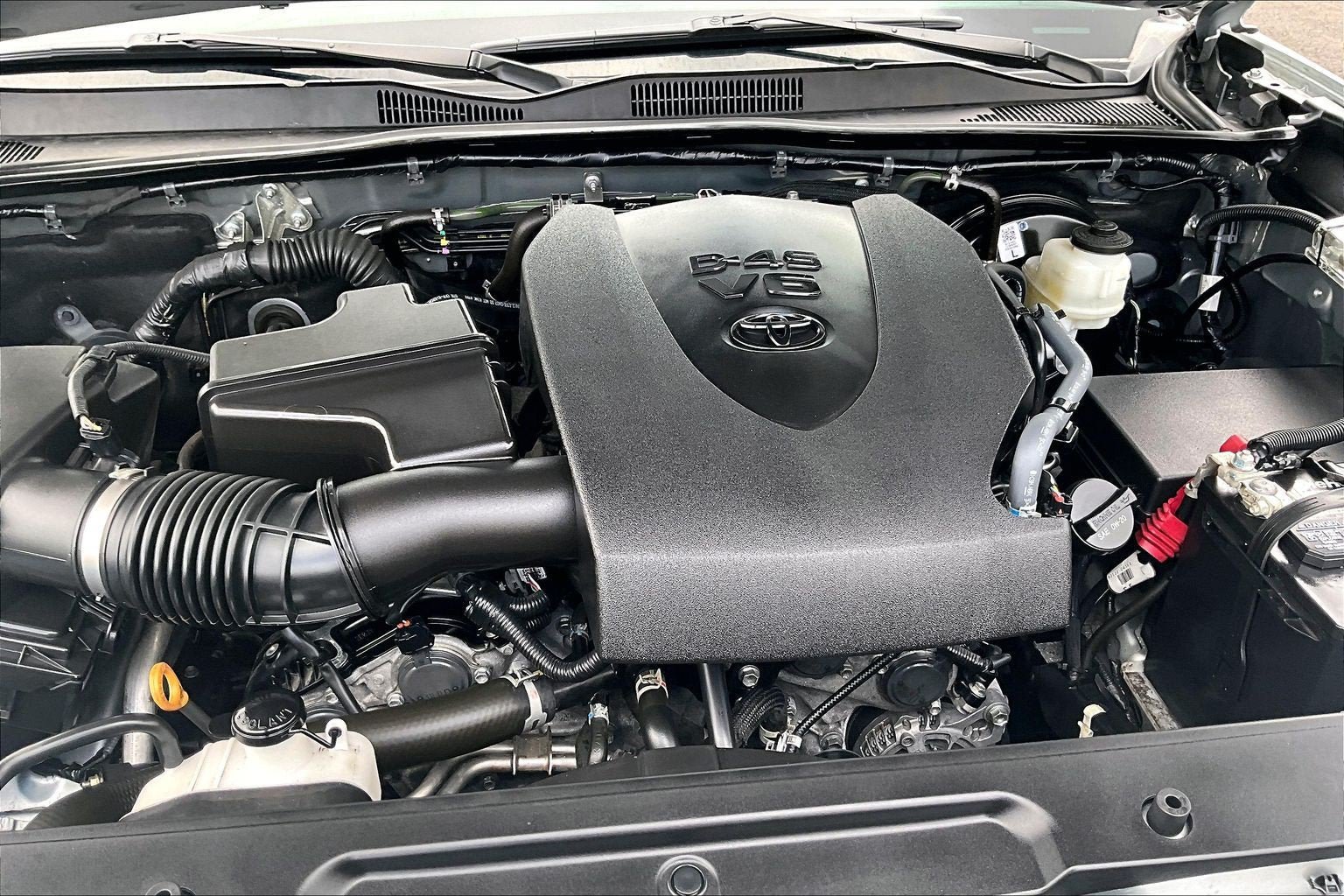 Used 2022 Toyota Tacoma SR5 AWD/4WD image 10
