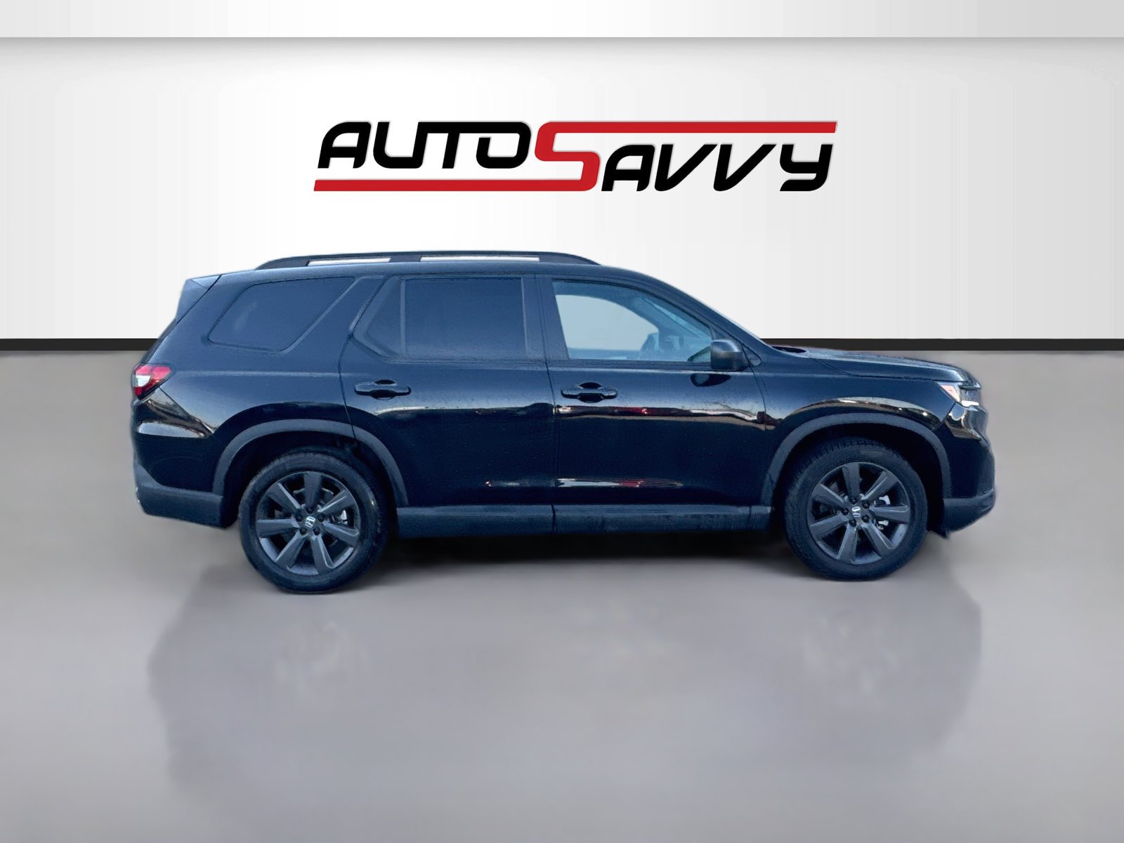 Used 2025 Honda Pilot Sport image 8