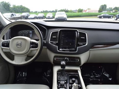 Used 2017 Volvo XC90 T6 Momentum w/ Convenience Package AWD/4WD image 37