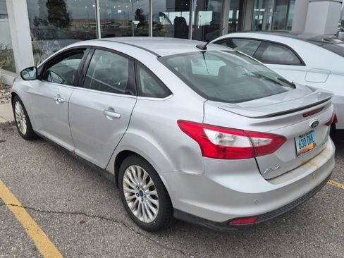 Used 2012 Ford Focus Titanium FWD image 3