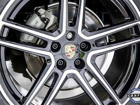 Used 2021 Porsche Macan S w/ Premium Package image 40