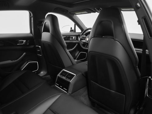 Used 2023 Porsche Panamera 4 image 24