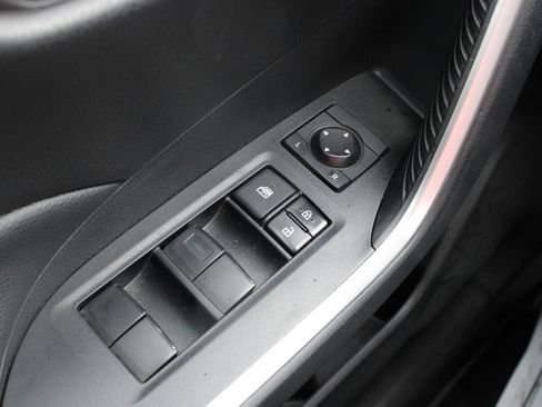 Used 2019 Toyota RAV4 XLE w/ Convenience Package image 14