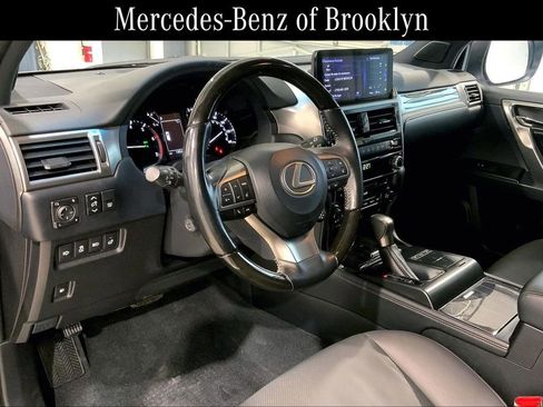 Used 2023 Lexus GX 460 Premium image 17