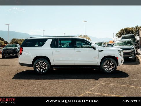 Used 2024 GMC Yukon XL AT4 AWD/4WD image 8